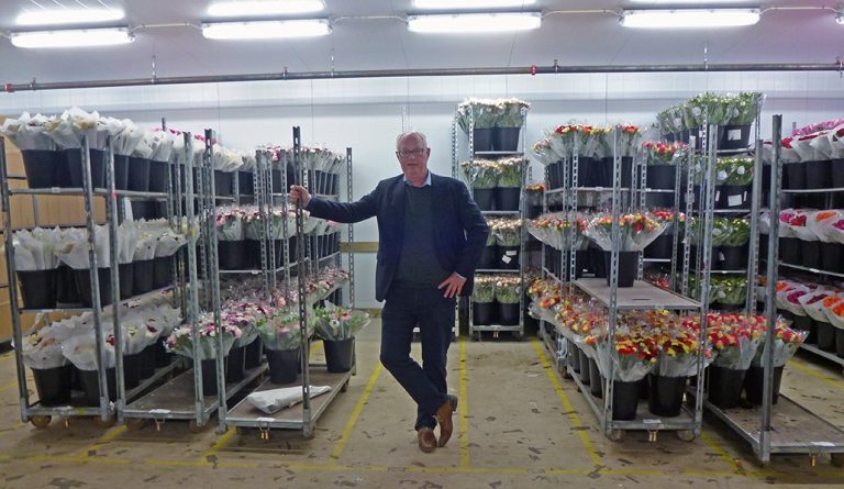 Startet med én butikk i 1983 - nå selger han blomster for mer enn én milliard kroner i året